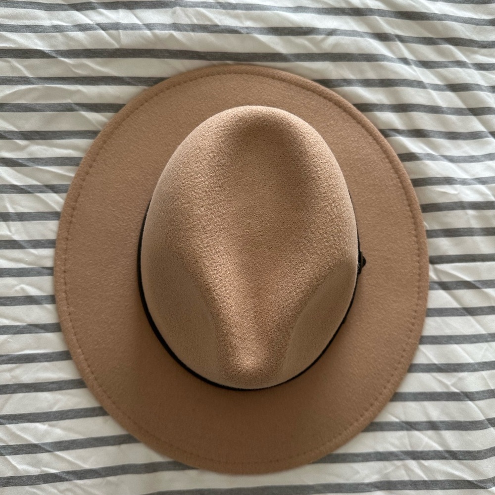 Wool Fall Brimmed Hat in Neutral Color